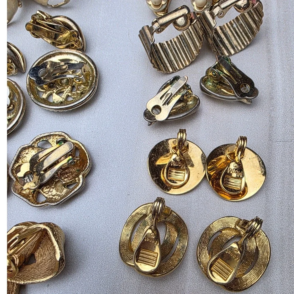 Vintage Clip On Earrings Lot Gold Silver Tone Pearl Faux Enamel Retro 20 Pair A5